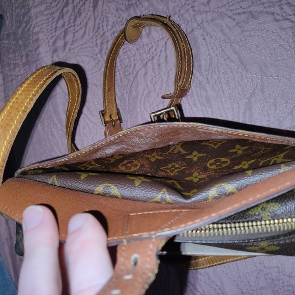 Louis Vuitton Jeune Fille Crossbody Bag - Picture 6 of 10